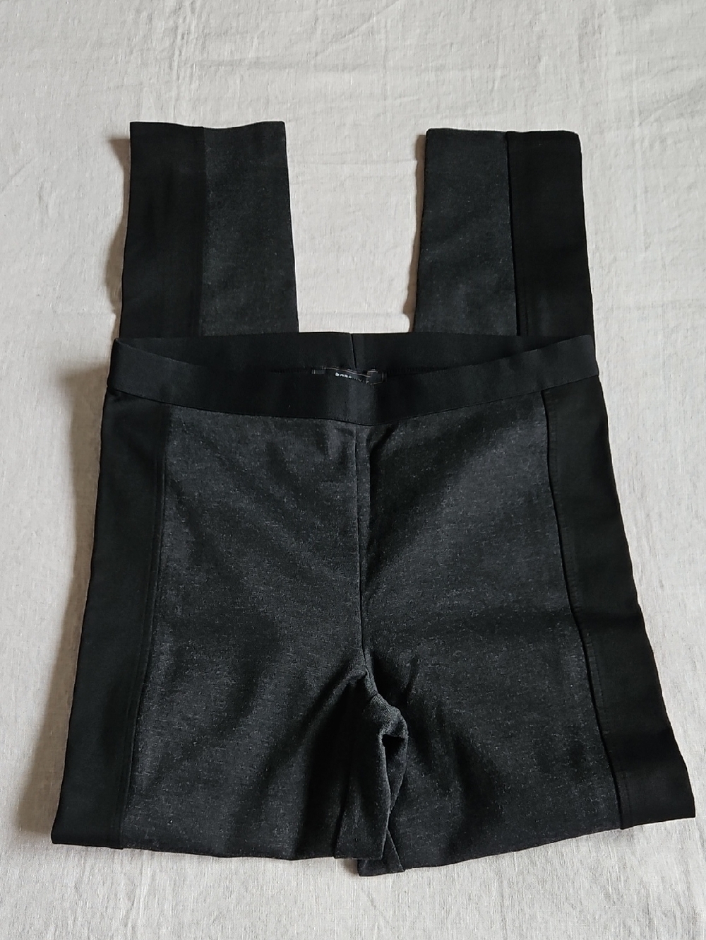 BCBGmaxzria Gray Pullover Skinny Jeggings Pants Wide Black Panels At Side Medium - Picture 7 of 16